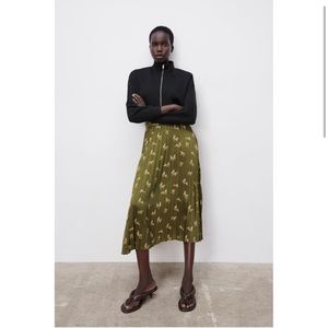 Green Zara Tiger Print Pleated Midi Skirt (NWT)